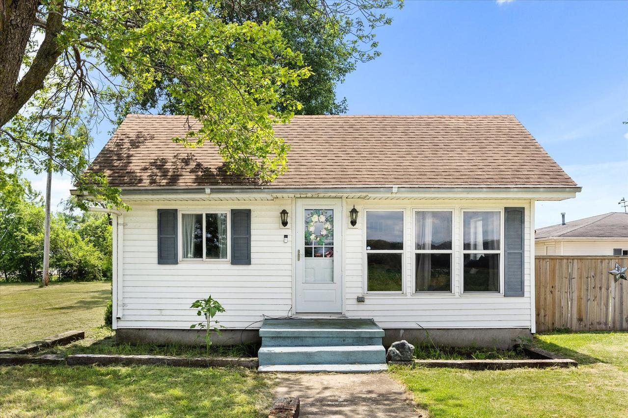 4952 E 3150 North Rd., Streator, IL 61364
