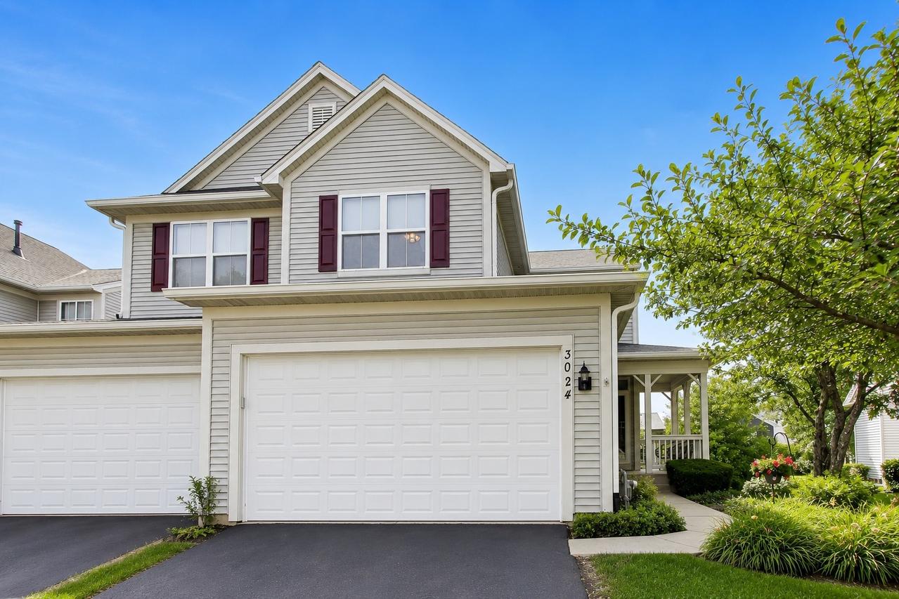 3024 Langston Cir., St. Charles, IL 60175