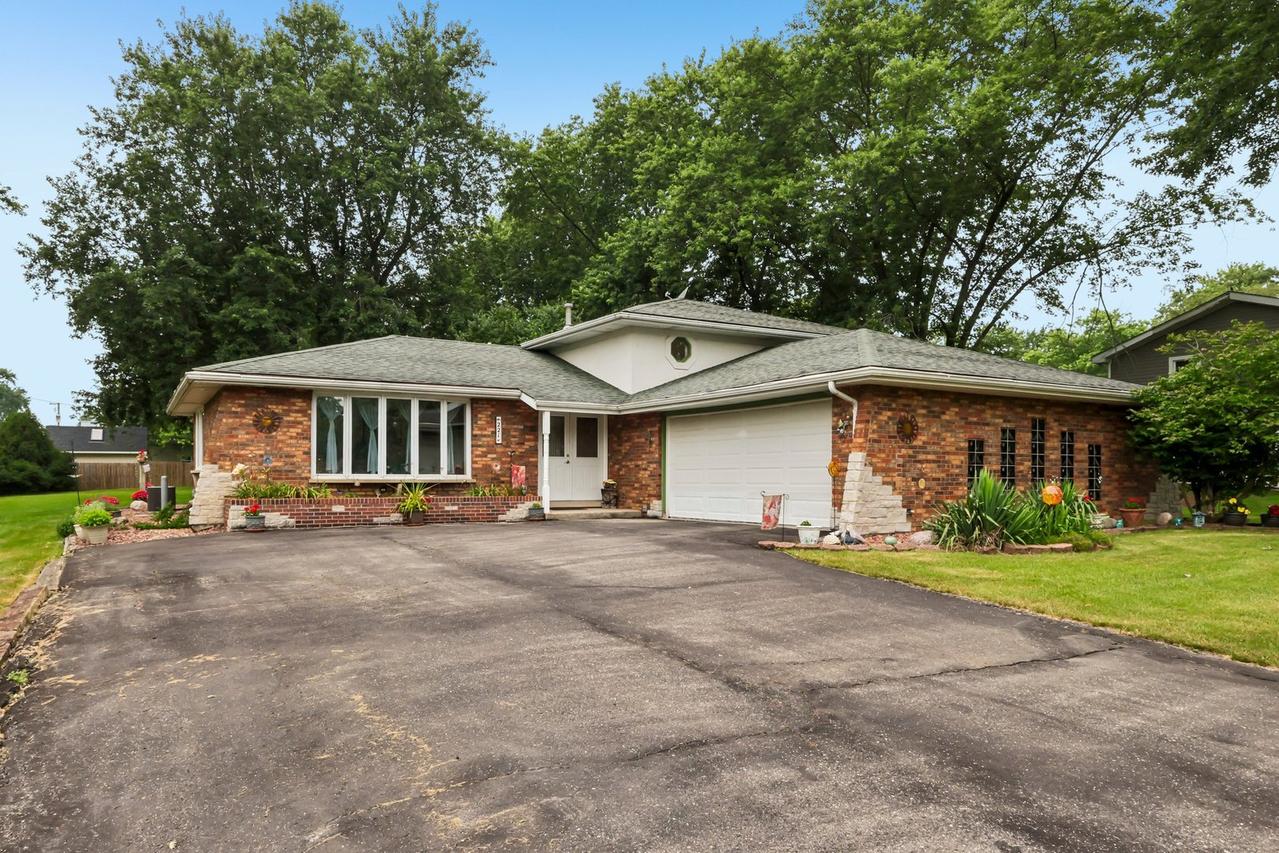 221 S Anderson Rd., New Lenox, IL 60451