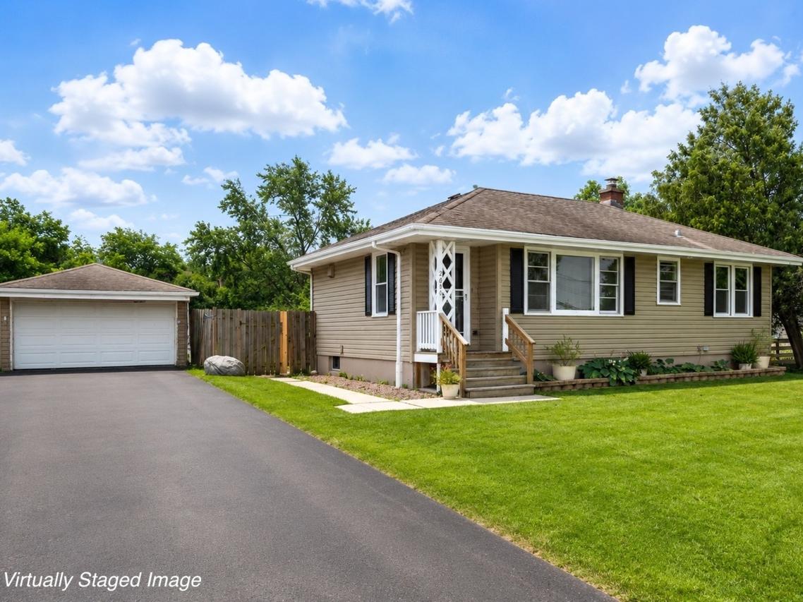 2099 Inverness Ave., Downers Grove, IL 60515