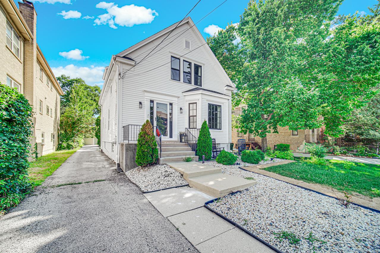 501 N Northwest Hwy., Park Ridge, IL 60068