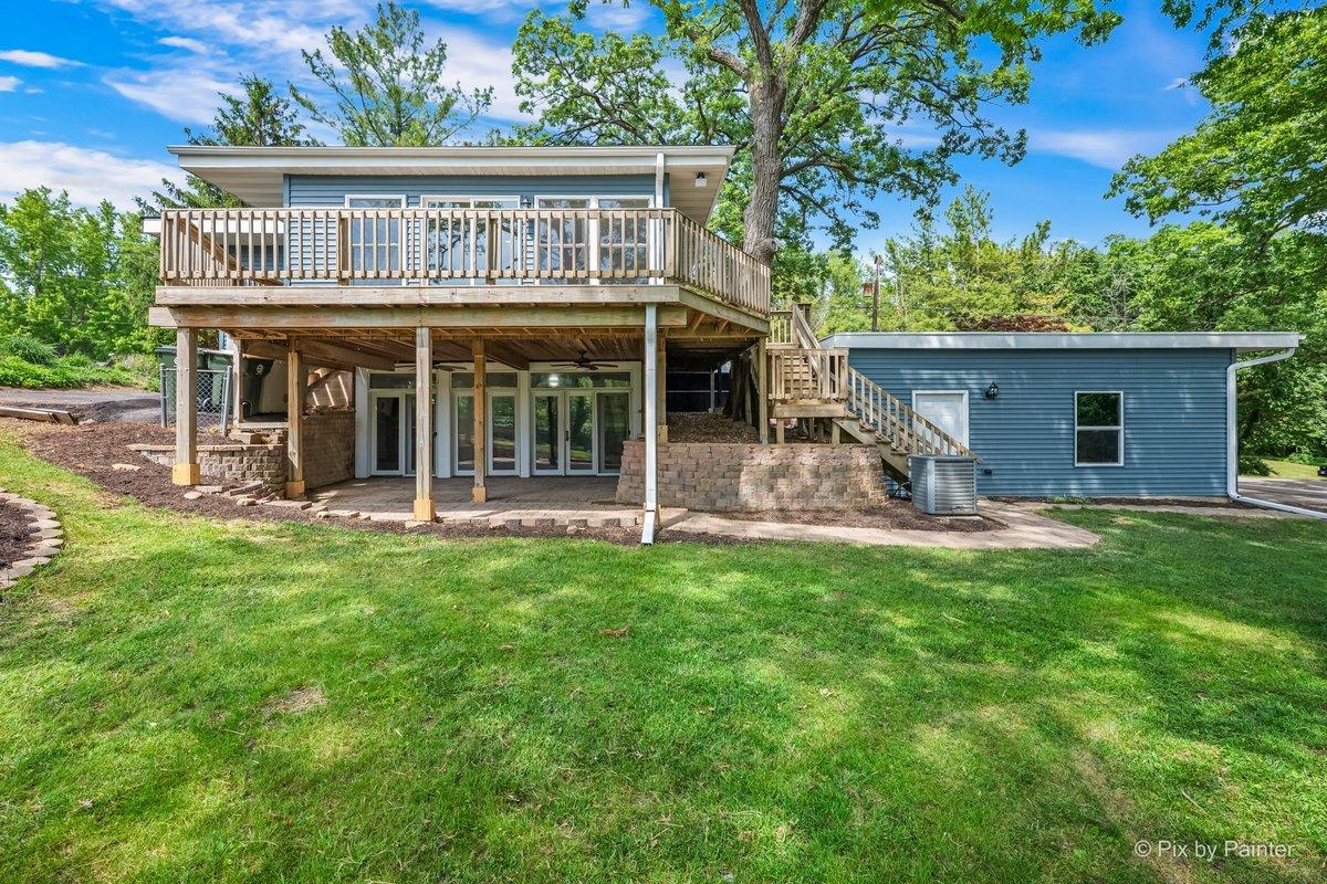 368 Holiday Dr., Lake Holiday, IL 60552
