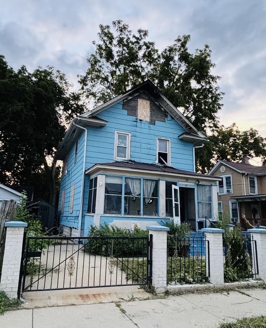 108 N Union St., Aurora, IL 60505