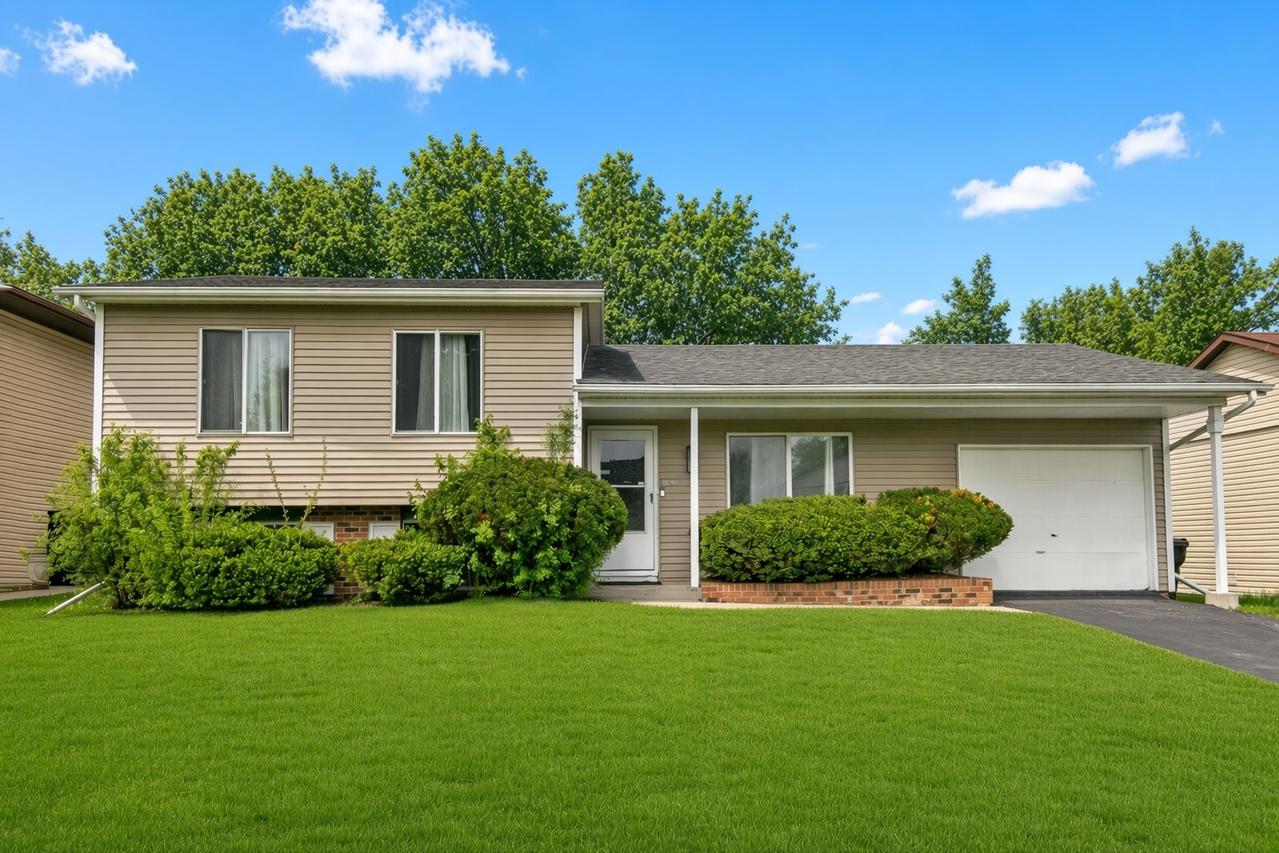 18200 Fountainbleau Dr., Hazel Crest, IL 60429