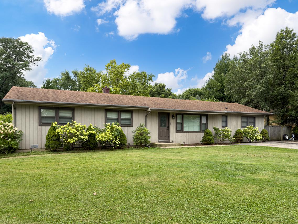 23W477 Burdette Ave., Carol Stream, IL 60188