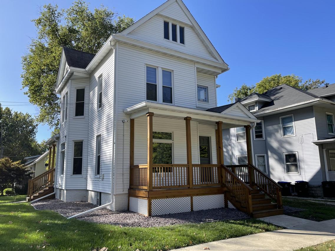 511 Douglas St., Bloomington, IL 61701