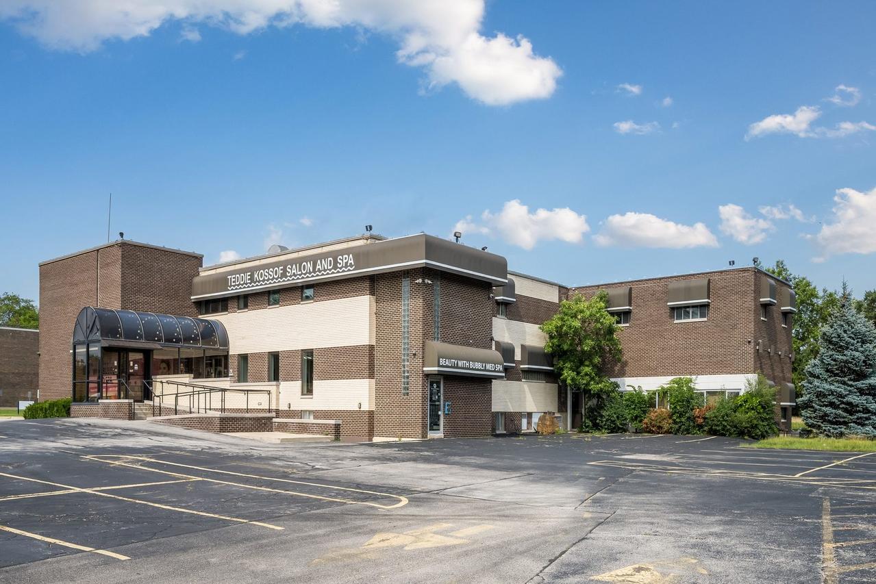 281 Waukegan Rd., Northfield, IL 60093