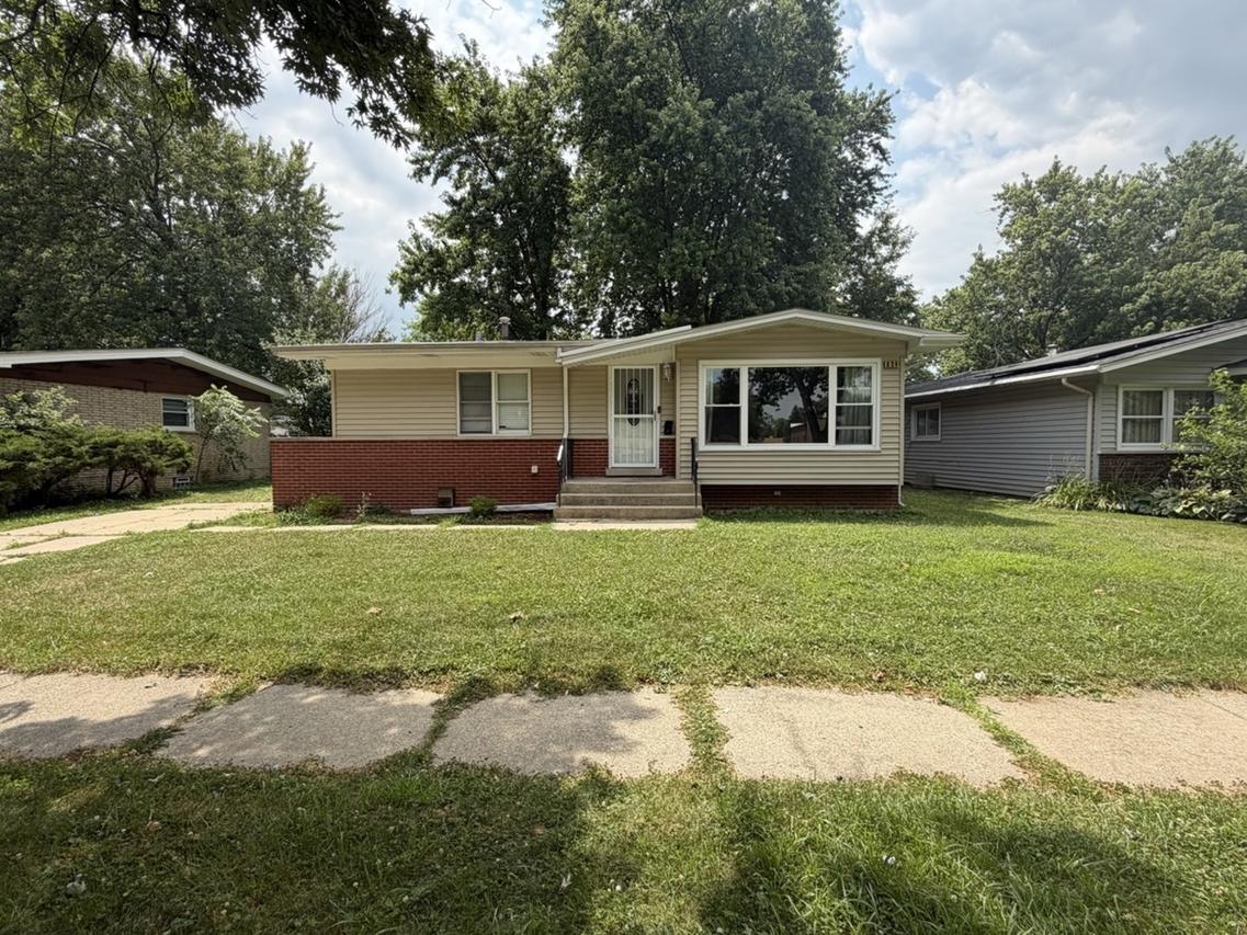 834 W Strieff Ln., Glenwood, IL 60425