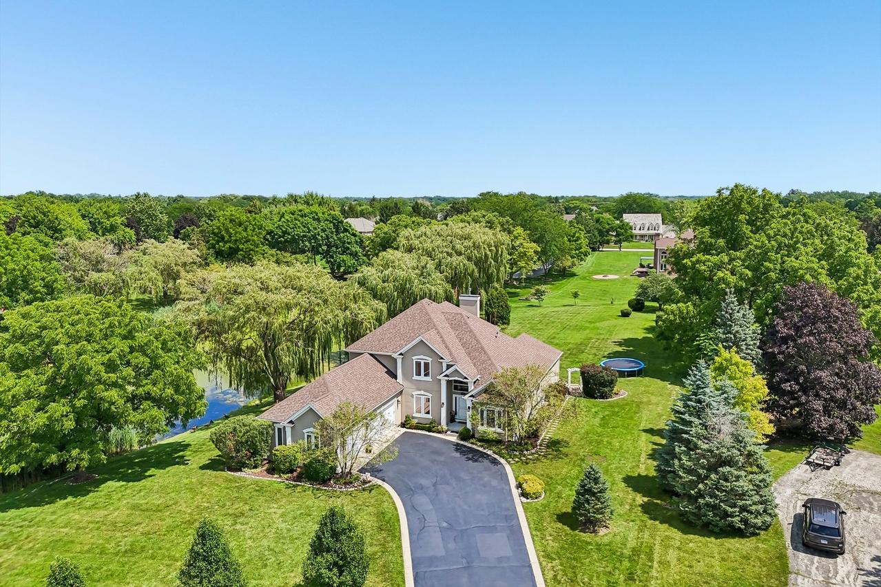 184 Bluebird Ct., Hawthorn Woods, IL 60047
