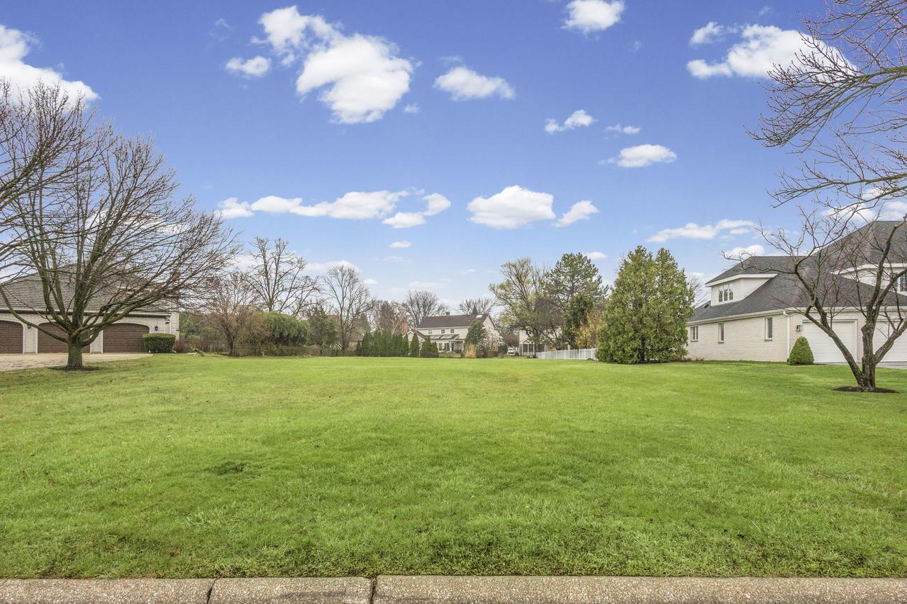 343 Hambletonian Dr., Oak Brook, IL 60523