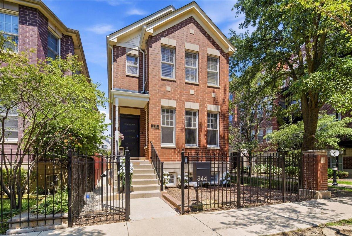 344 W Scott St., Chicago, IL 60610