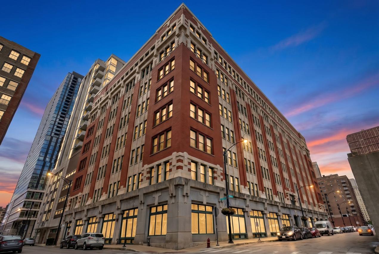 732 S Financial Pl. #810, Chicago, IL 60605