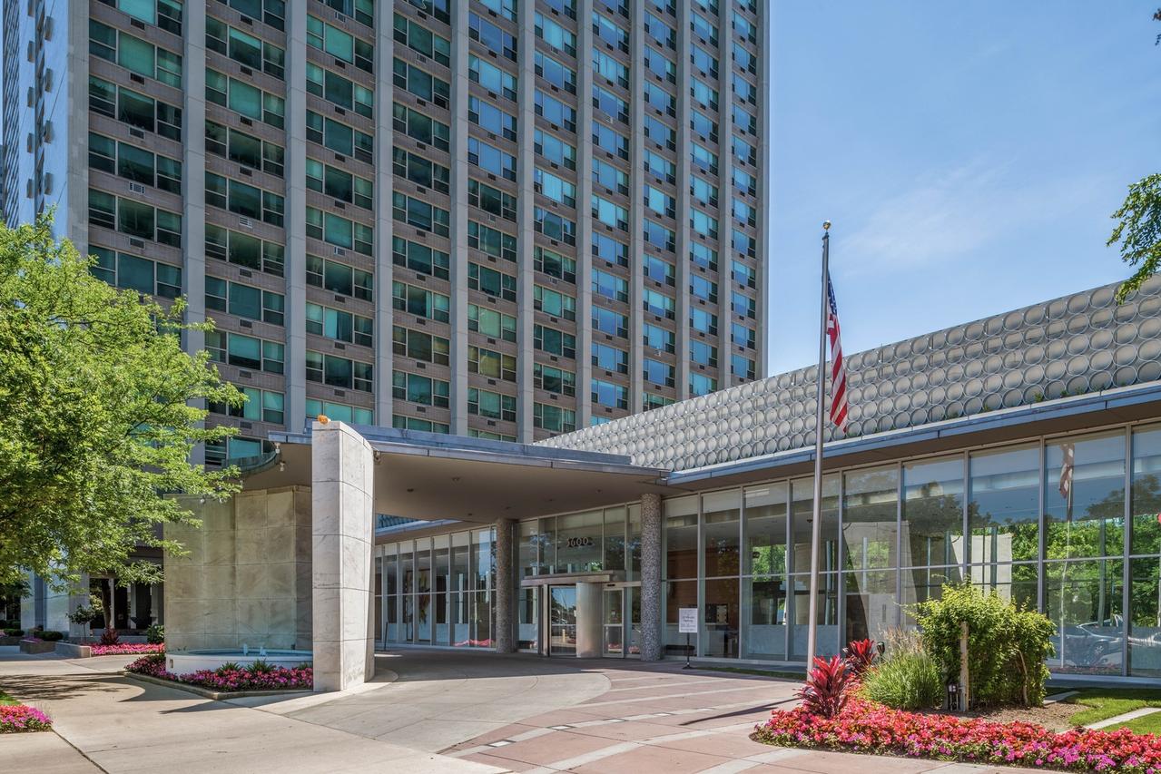 3600 N Lake Shore Dr. #1914, Chicago, IL 60613