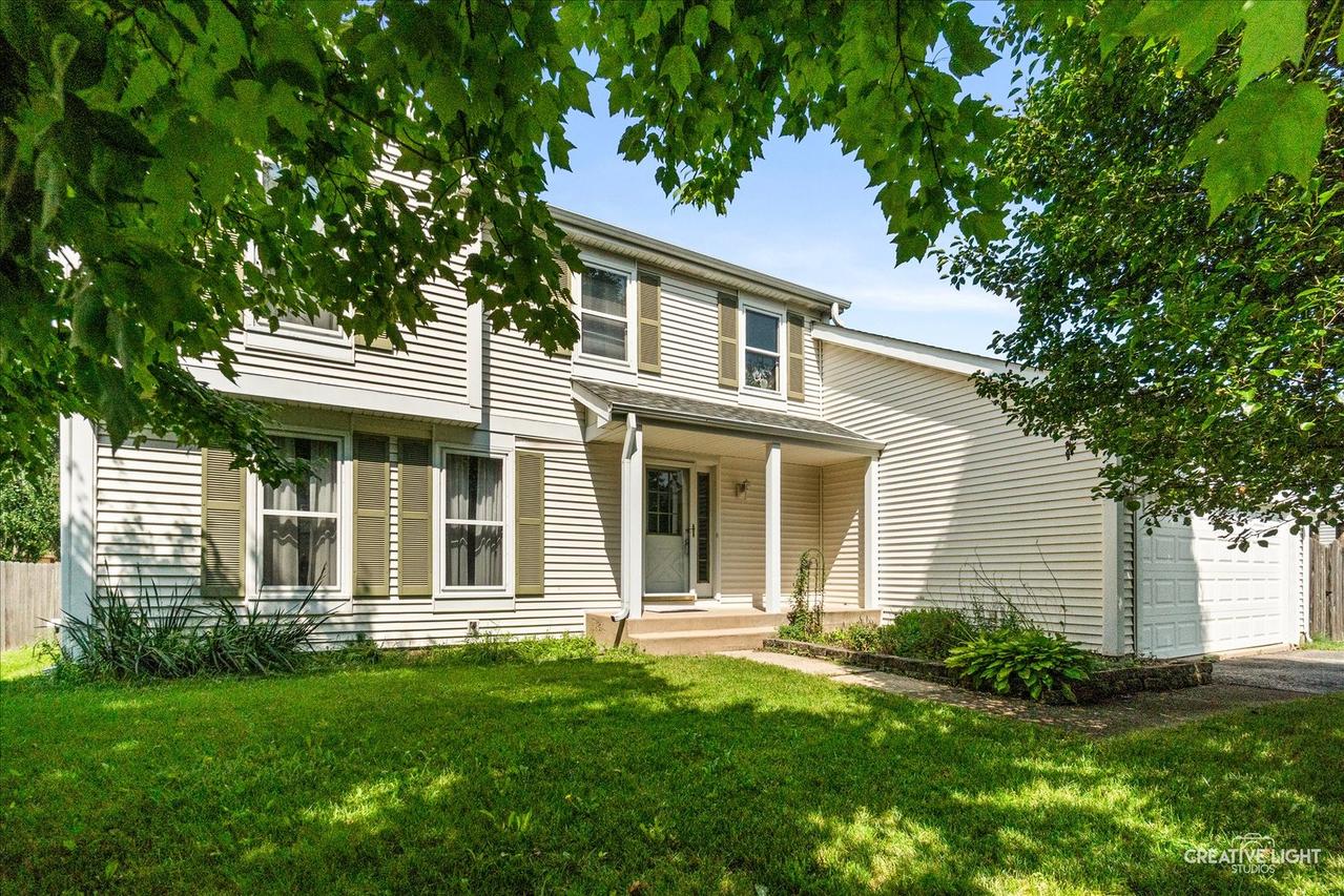 202 Mistwood Ln., North Aurora, IL 60542
