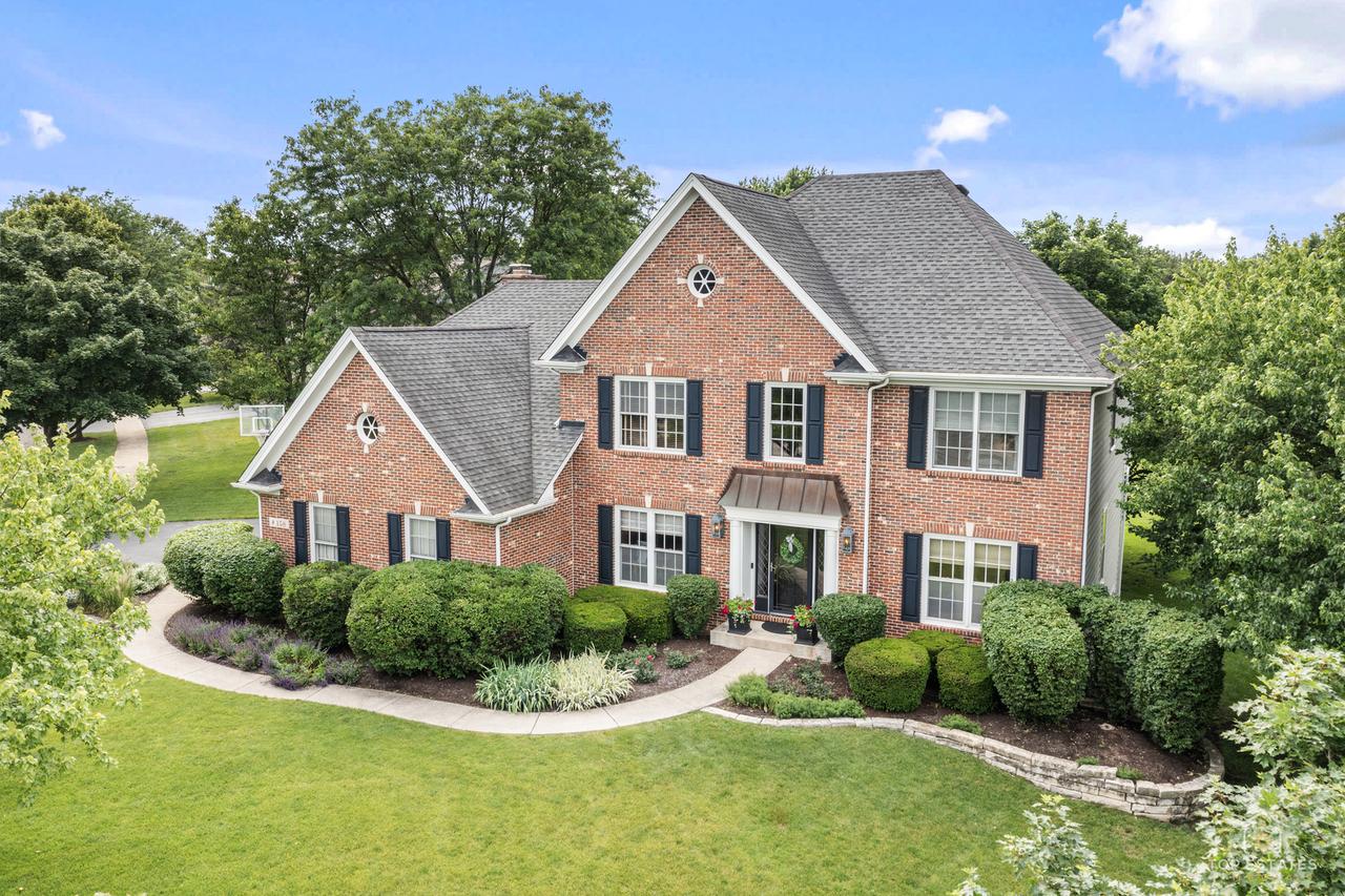 158 Derby Glen Dr., Glen Ellyn, IL 60137