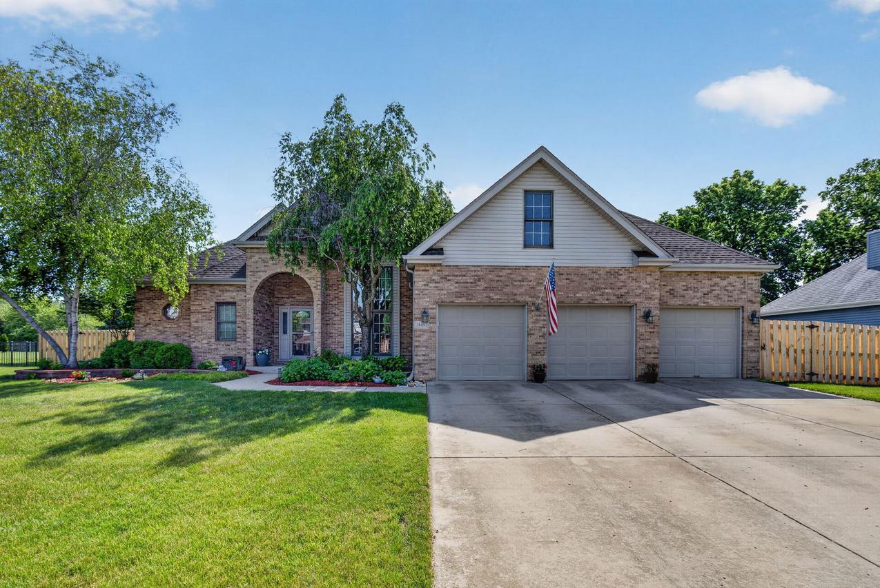 24453 S Blackhawk Dr., Channahon, IL 60410