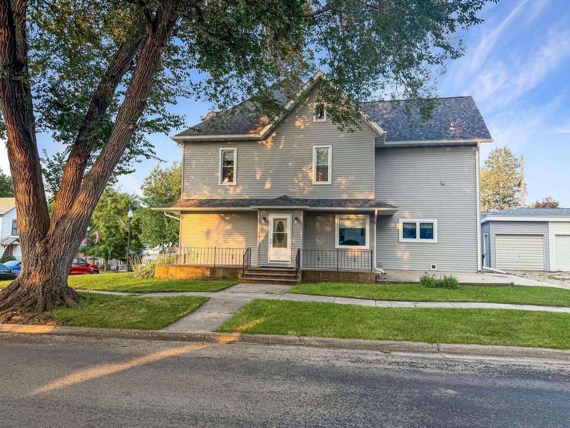 105 W High St., Orangeville, IL 61060