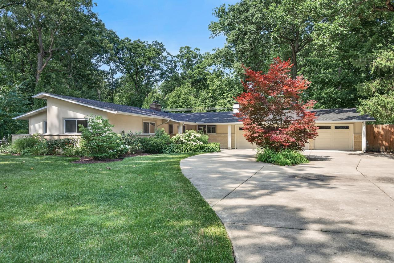 54 Oakwood Ln., Lincolnshire, IL 60069