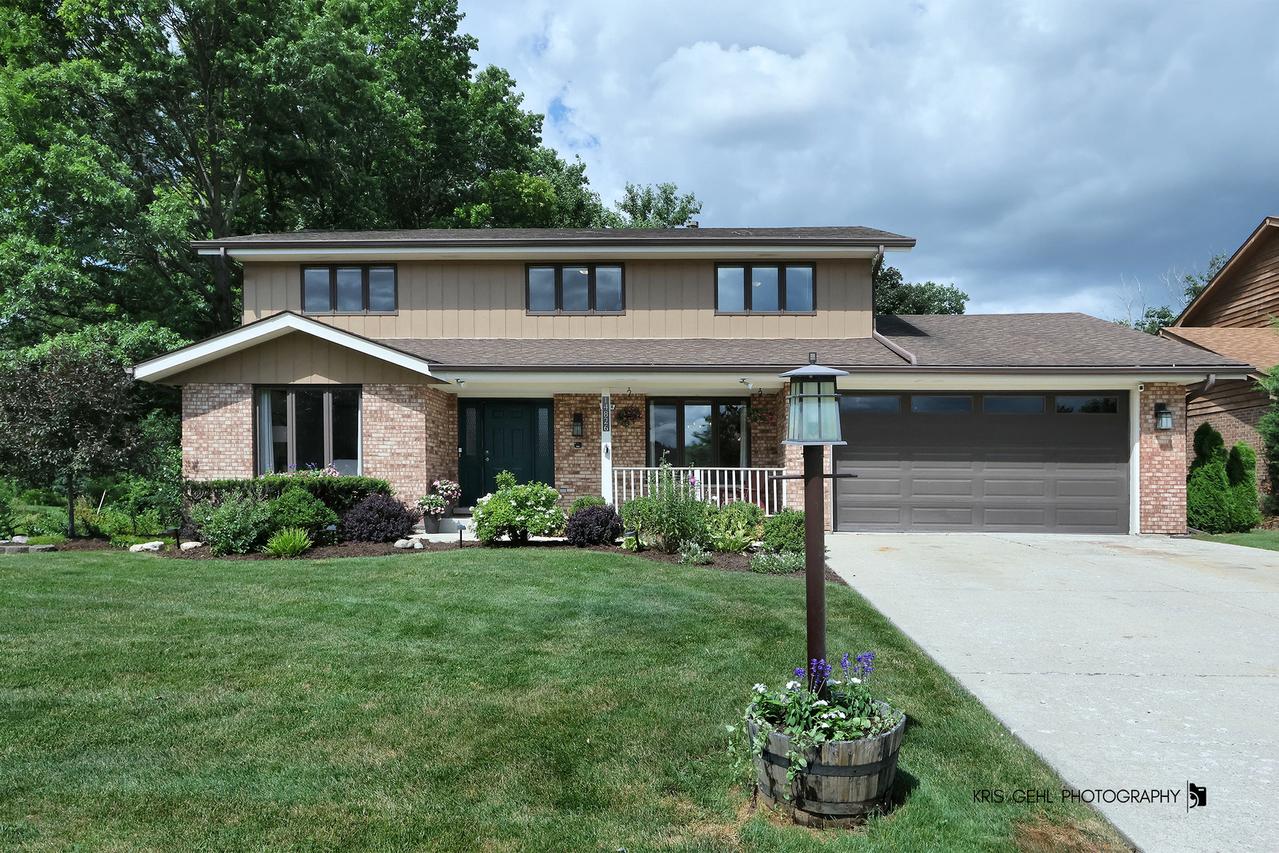 14826 Ridgewood Dr., Oak Forest, IL 60452