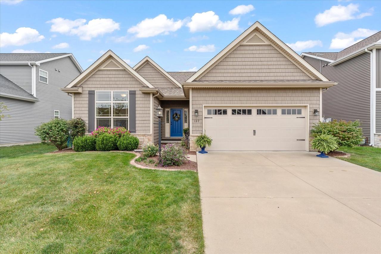 107 Cattail Ave., Savoy, IL 61874