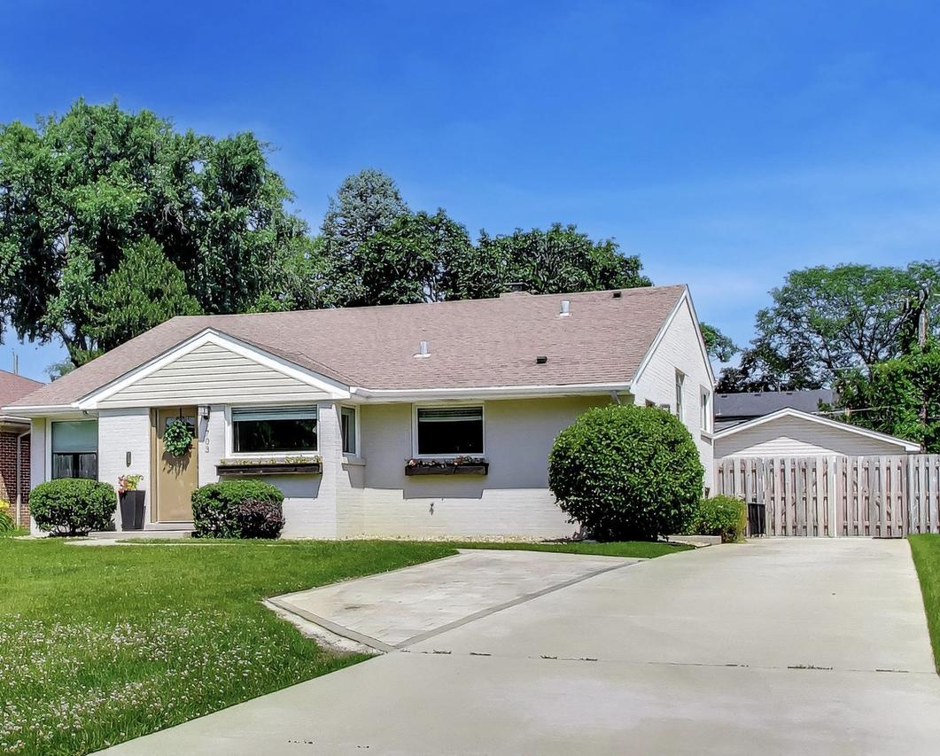 703 Webster Ave., Wheaton, IL 60187