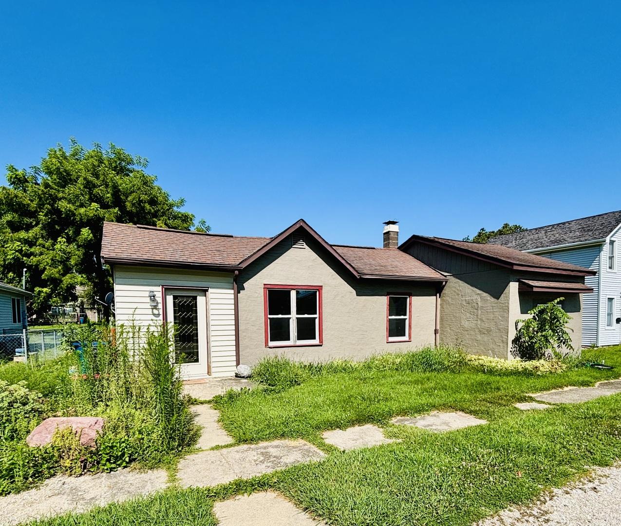 130 S Iowa Ave., Ladd, IL 61329