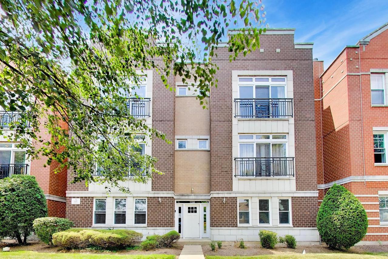 2200 N Natchez Ave. #3N, Chicago, IL 60707