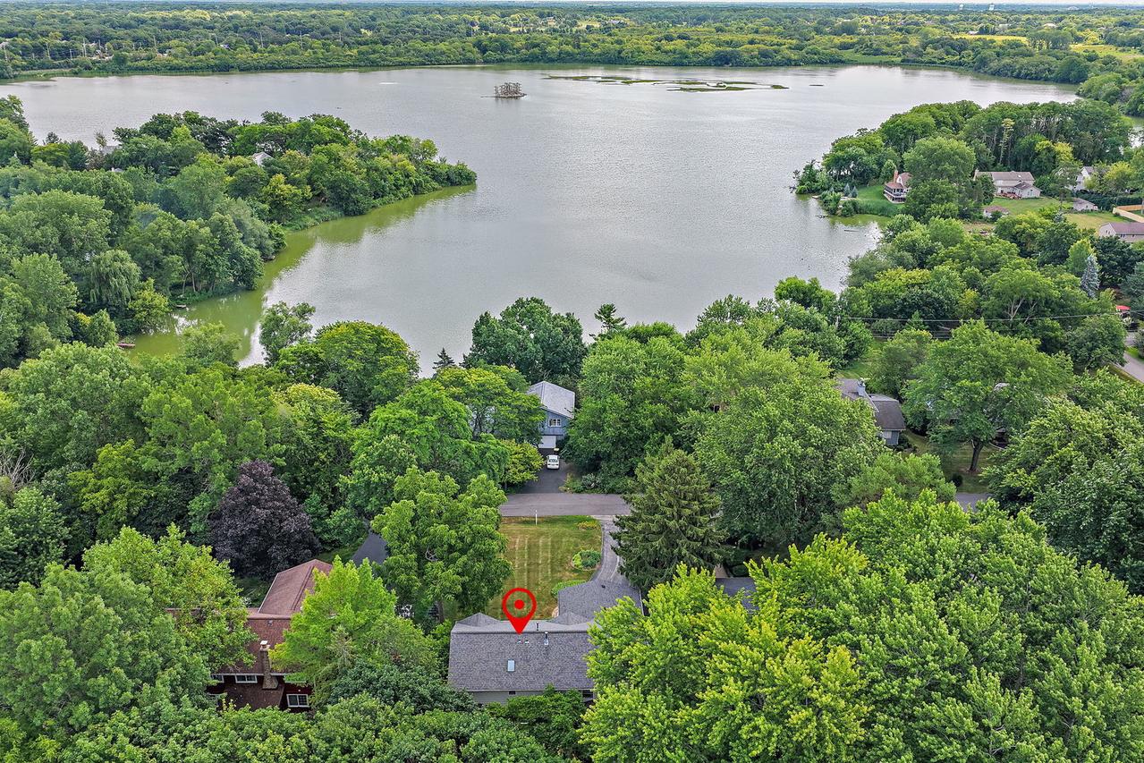 910 Division St., Barrington, IL 60010