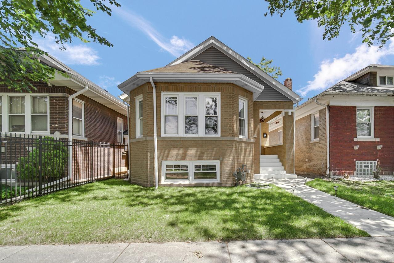 6341 N Campbell Ave., Chicago, IL 60659