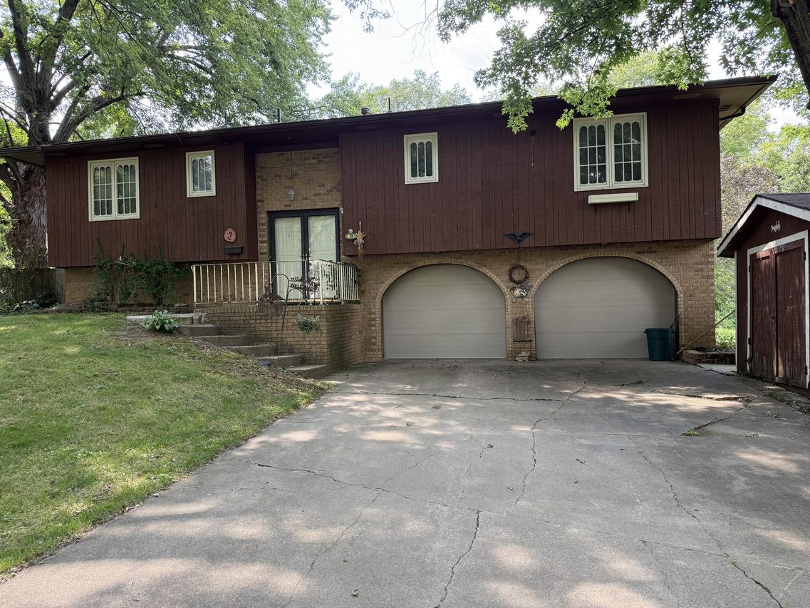28 Crestview Dr., Geneseo, IL 61254