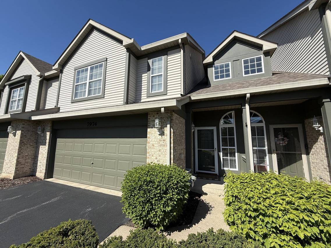 7974 Hedgewood Dr., Darien, IL 60561