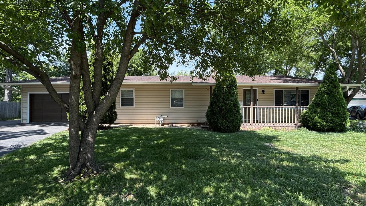 17 Crestview Ter., Buffalo Grove, IL 60089