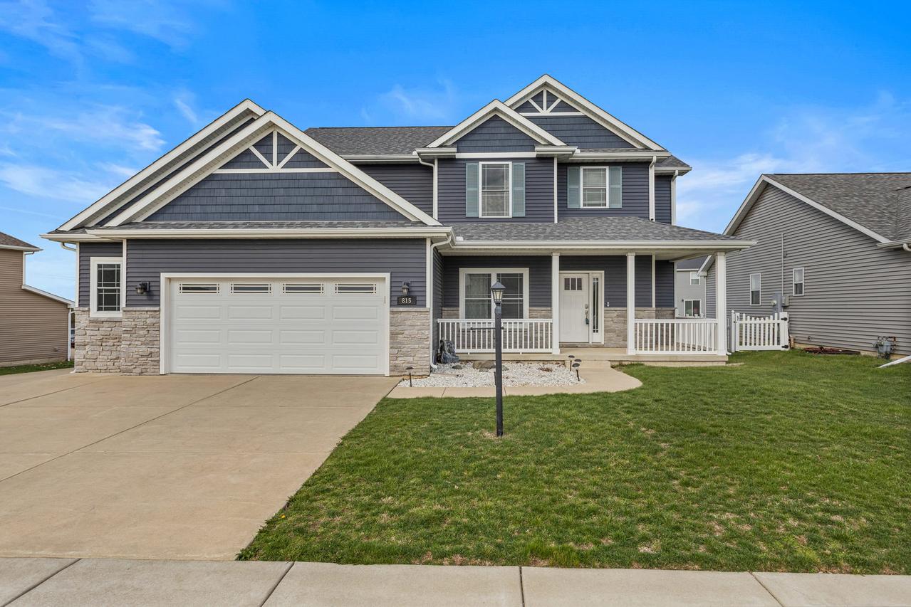 815 Cates Dr., Mahomet, IL 61853