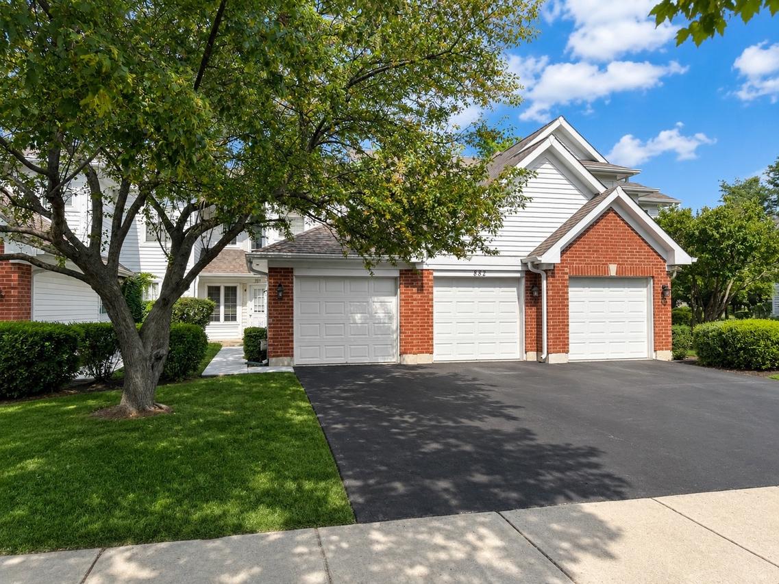 882 Nelli Ct. #109, Naperville, IL 60563