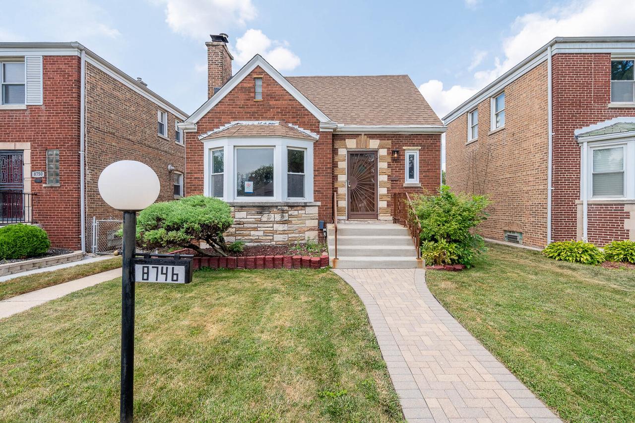 8746 S Kenwood Ave., Chicago, IL 60619