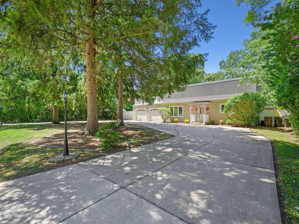166 Forest View Ave., Wood Dale, IL 60191