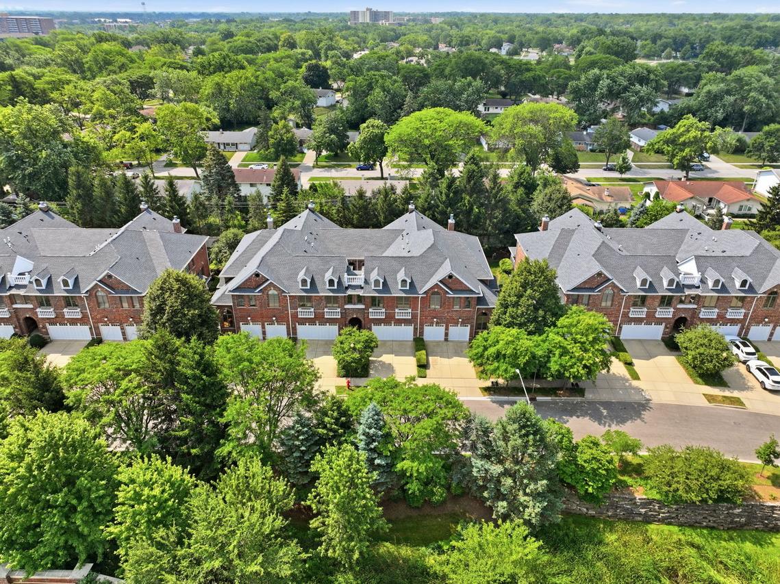 299 Arbor Glen Blvd., Schaumburg, IL 60195