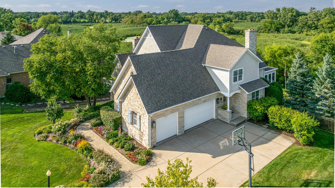 13487 Cambridge Dr., Lemont, IL 60439