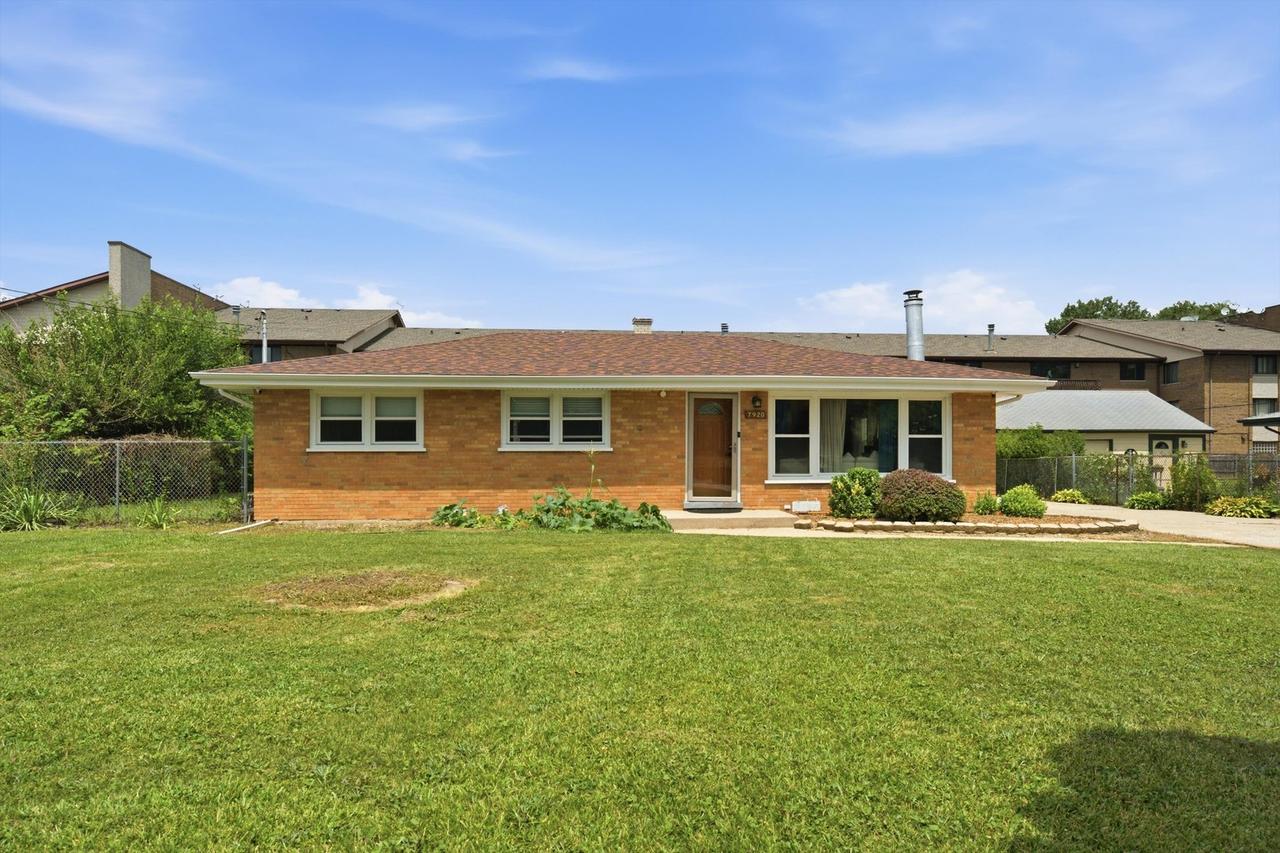7920 W 91st St., Hickory Hills, IL 60457