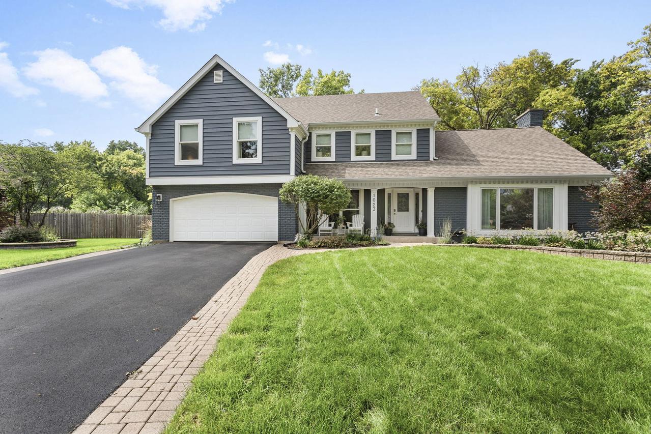 1023 Creekside Cir., Naperville, IL 60563