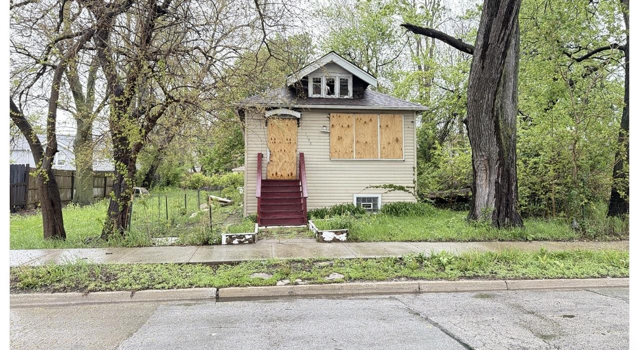 1044 W 115th St., Chicago, IL 60643