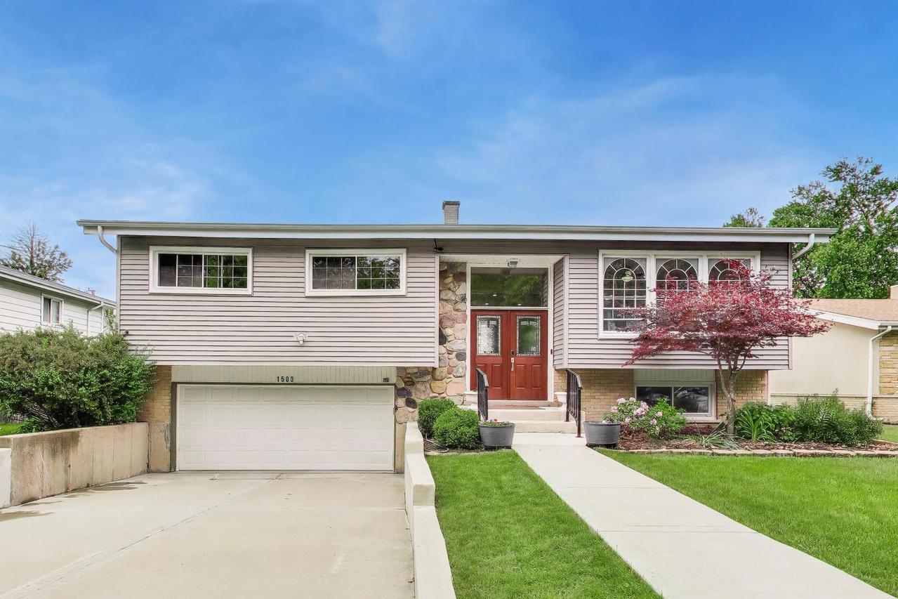 1503 N Park Dr., Mount Prospect, IL 60056