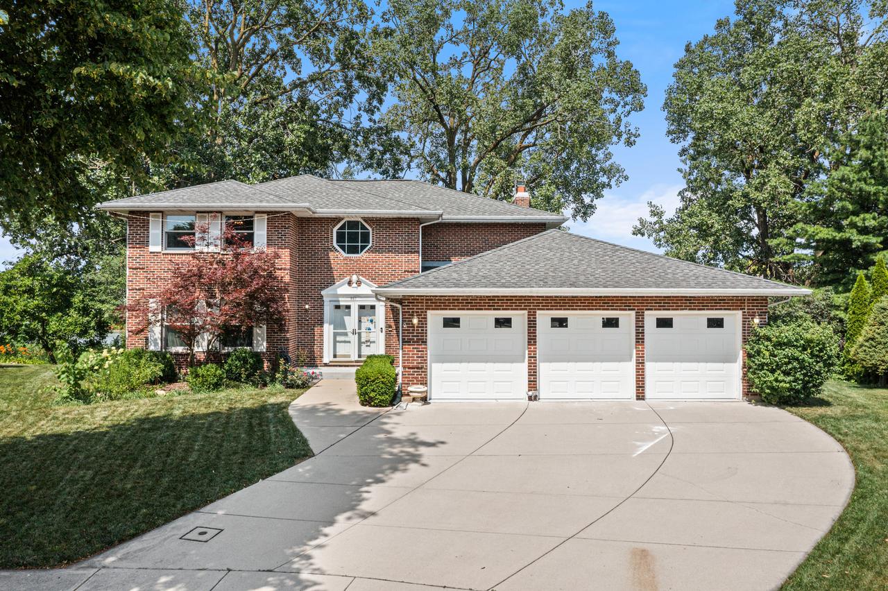887 N Dovington Ct., Hoffman Estates, IL 60169