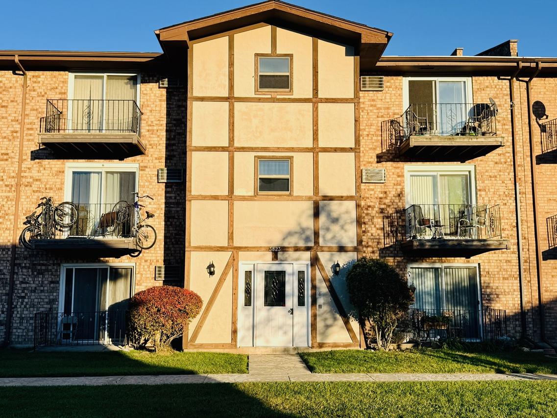 3823 W 123rd St. #302, Alsip, IL 60803