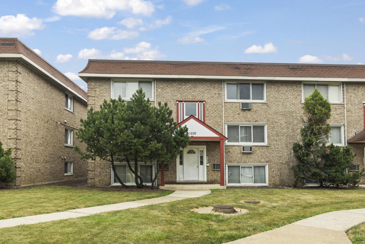 1020 W 18th St. #2S, Broadview, IL 60155