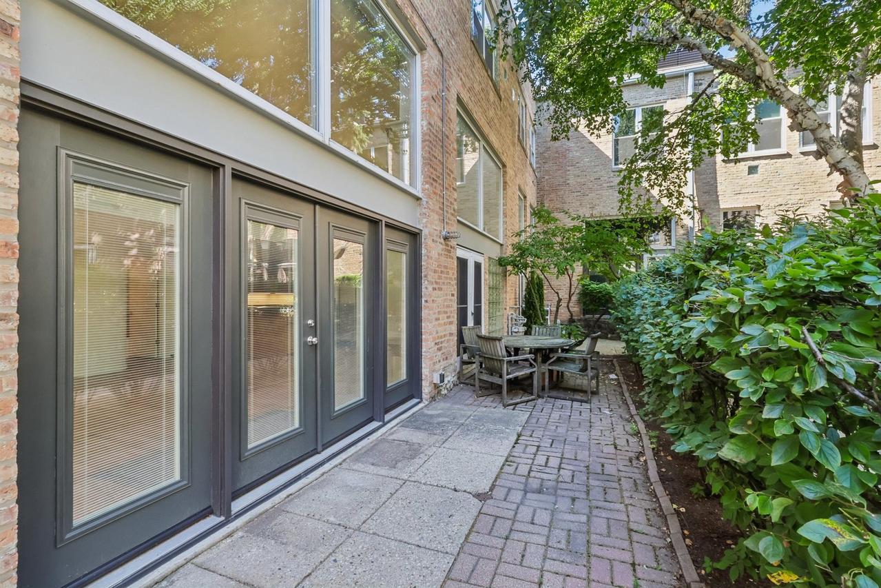 1133 W Cornelia Ave. #B, Chicago, IL 60657