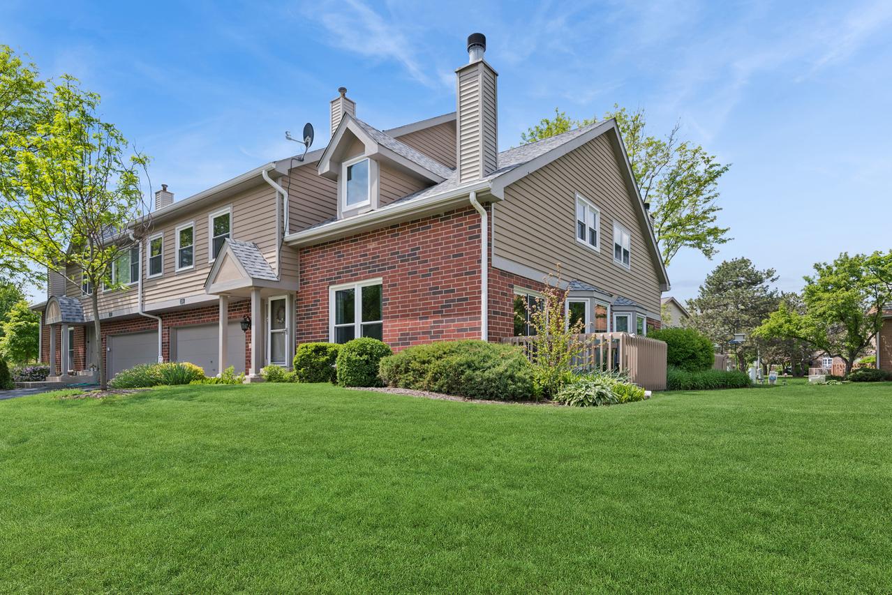 1505 Barrymore Dr. #24-3, Darien, IL 60561