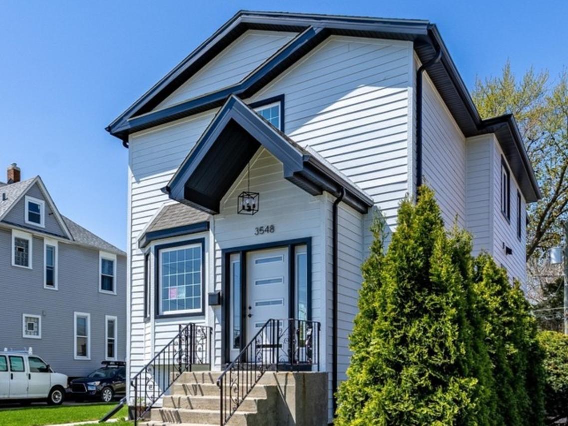 3548 Clinton Ave., Berwyn, IL 60402
