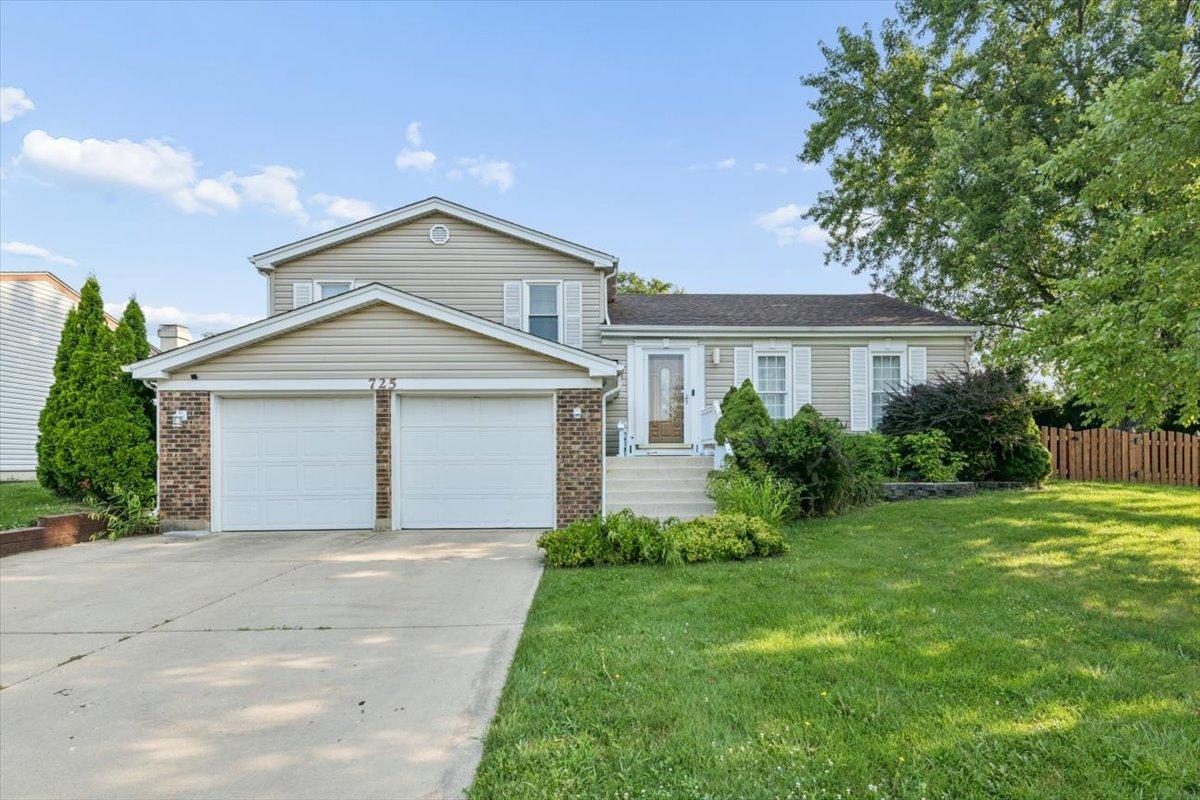 725 Buffalo Cir., Carol Stream, IL 60188
