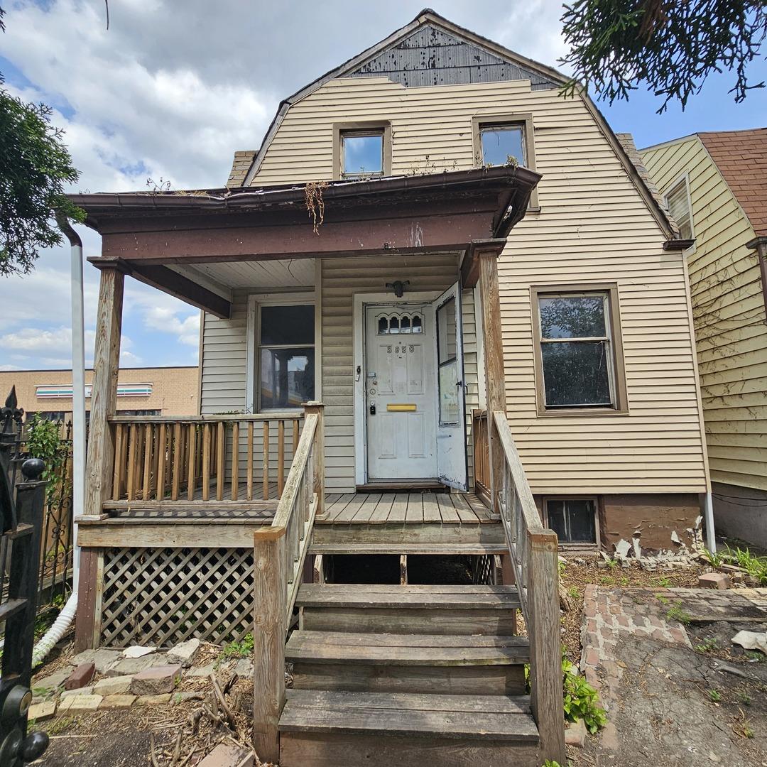 3950 W Montrose Ave., Chicago, IL 60618
